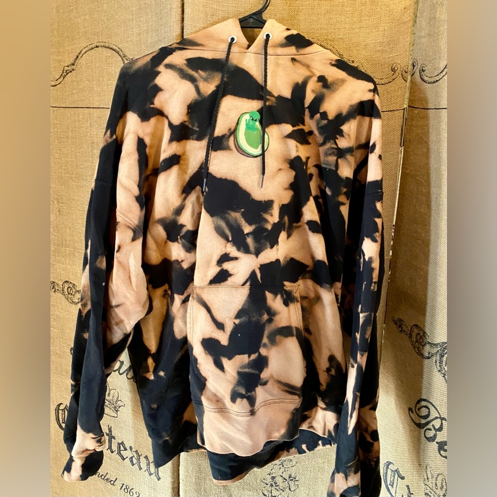 Bleach, tie-dye hoodie